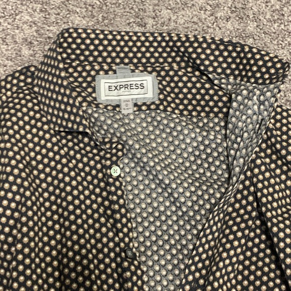 Express Button Up - Picture 2 of 4